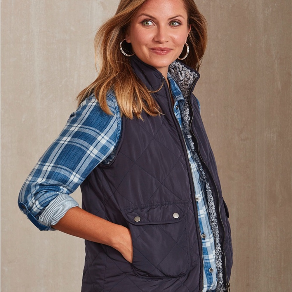 Mia & Tess Navy Quilted Sherpa Lined Vest Small NWOT